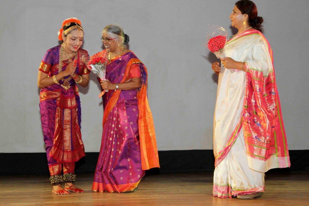 Felicitation of women at Anand dhara 2018 Ekam Foundation Mumbai ©